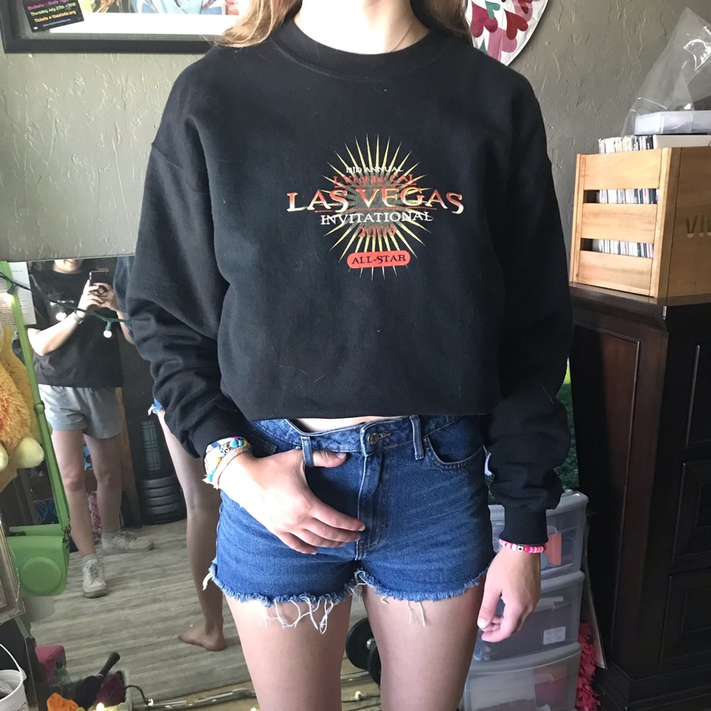 NWOT Las Vegas Basketball crop crew neck